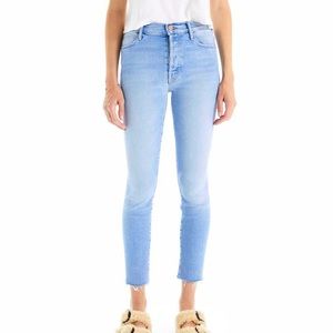 Mother Denim Stunner Ankle Fray in California Cruiser wash. Size 30